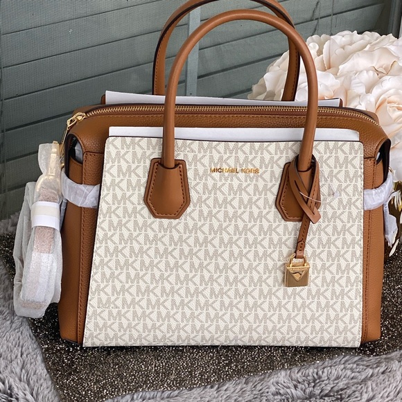 Michael Kors Handbags - ❌sold❌MICHAEL Michael Kors Merce🤍🧡